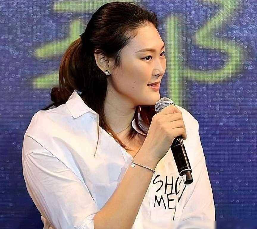 原创王一梅打晕国外主力遭郎平弃用后加盟国外俱乐部如今怎样