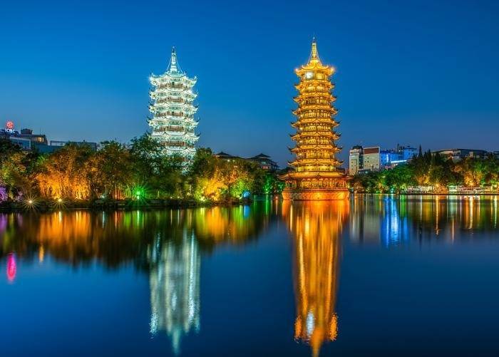 广西桂林漓江旅游4天3晚跟团费用行程攻略,广西四日游人均花费800不到