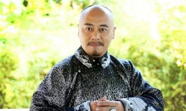 耿仲明也是明朝的参将,跟着孔有德一起归顺了满清,不过他隶属于汉军旗