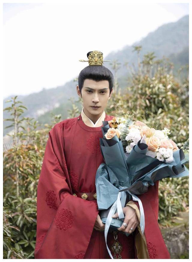 新剧开播三天39岁徐正溪突然宣布退圈退圈原因掀起网友热议