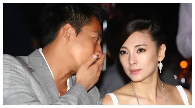 张兰和汪小菲都看不起大s,包括当年两人结婚的时候,还爆出大s在婚礼