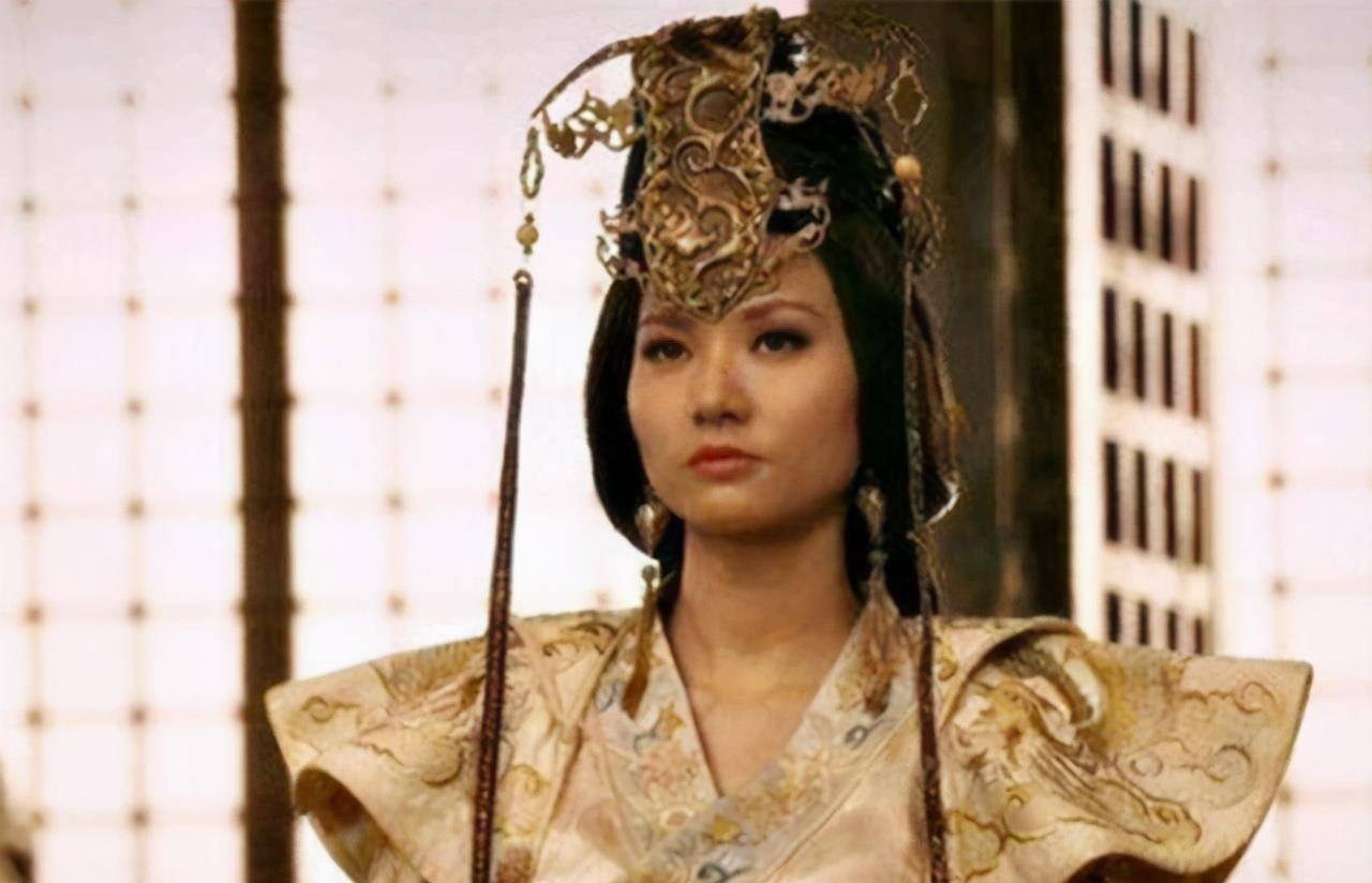 重镇,城破之际青楼女子撩裙上城,骂退十万大军_梁太后_李谅祚_士兵