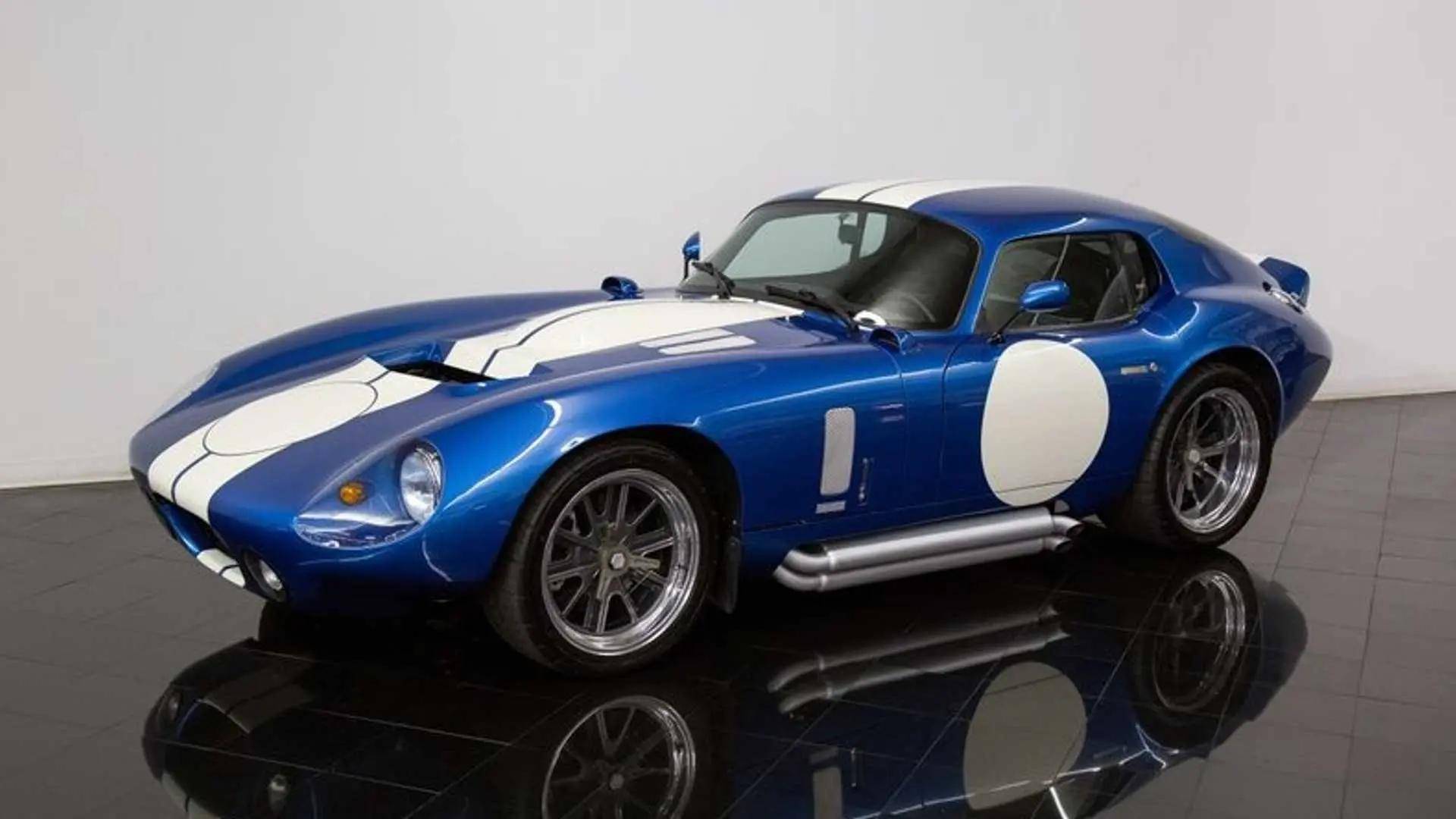 荣获冠军的1964款shelby daytona coupe,搭载v8引擎,562马力_搜狐汽车