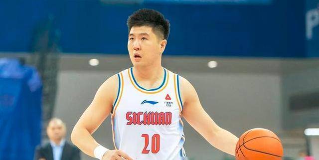 独特现象:流浪汉蜕变为得分王,引发球迷热议_王薪凯_四川队_广东队