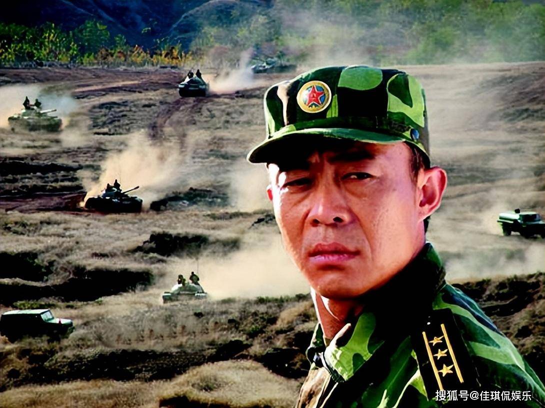 直到他们第二次合作,参演电视剧《沙场点兵》,距离感才不断拉近.