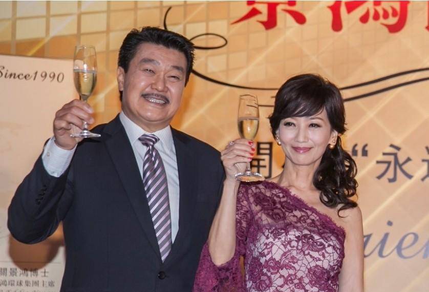 赵雅芝二嫁大自己八岁学霸丈夫相爱40载依旧相濡以沫