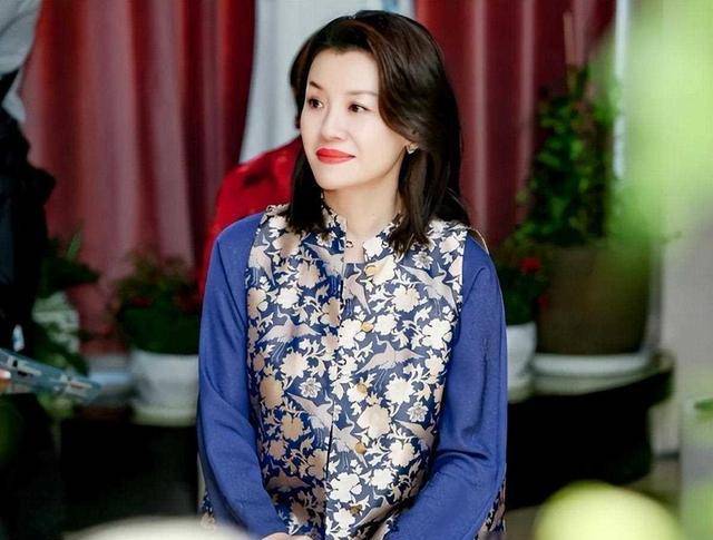 被名导白嫖三年后离开39岁高龄生子现在是中生代演员榜