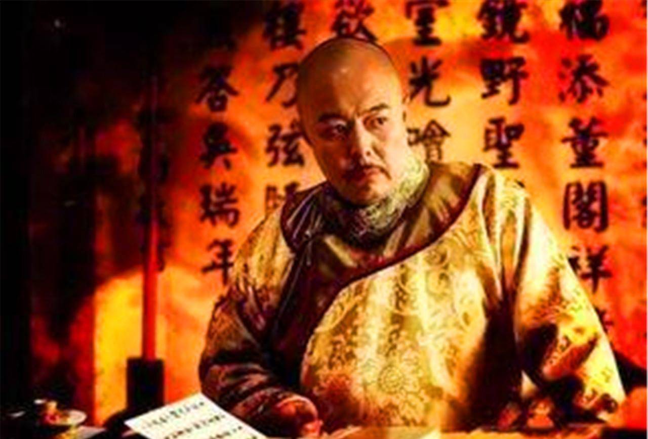 原创老皇帝意外摔倒众官员无人敢扶一小官斗胆搀扶后被封为封疆大吏