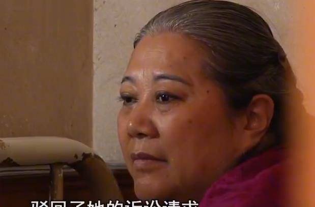 1999年,四川备孕女子打针终身瘫痪,获赔40万,20年后反悔起诉_李伟