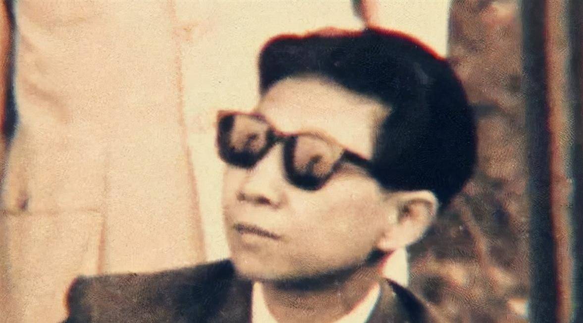 原创孔令伟开雪佛兰兜风把交警击毙老爹用钱摆平