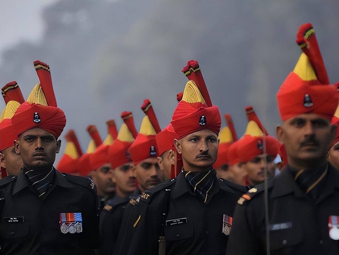 为什么印军宁愿花10分钟裹头巾也不愿佩戴头盔能防弹吗