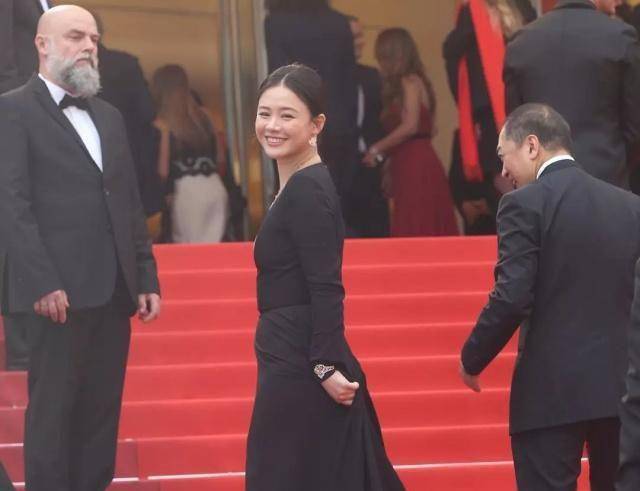 原创第一炉香开机彭于晏肌肉抢镜马思纯生图胖到认不出