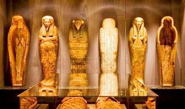 原创88岁老人去世29年肉身不腐遗体安放在屋子里多人前来参观