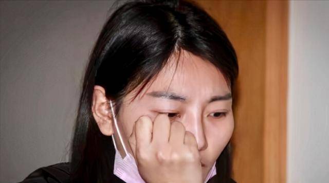 当初河南女孩"卖身救父"求40万,为给父亲做手术,如今她怎样了_冯双双