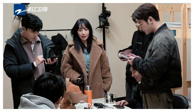 李菲儿竟不再是被指责的独角戏新主角是谁