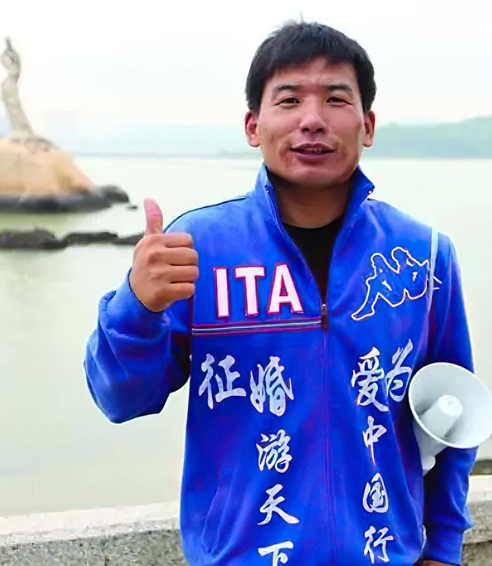 原创11年黑龙江28岁小伙全国街头征婚和妹子视频10分钟闪婚后如何