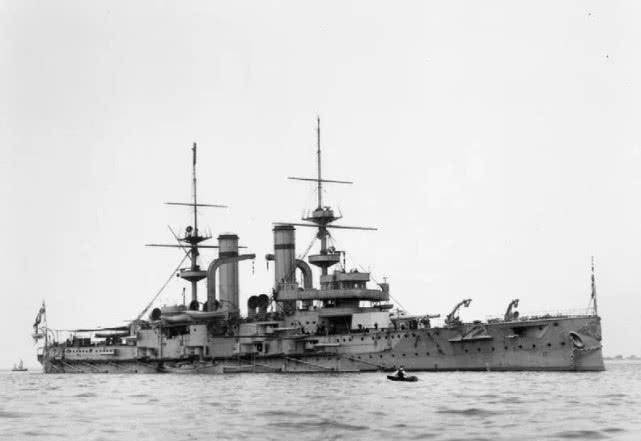 皇家海军快速级战列舰凯旋号hms triumph,1915年5月25日,被u21号潜艇