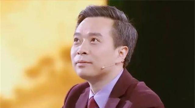 原创康震研究古诗词的北师大教授现场作诗遭网友质疑就是个笑话