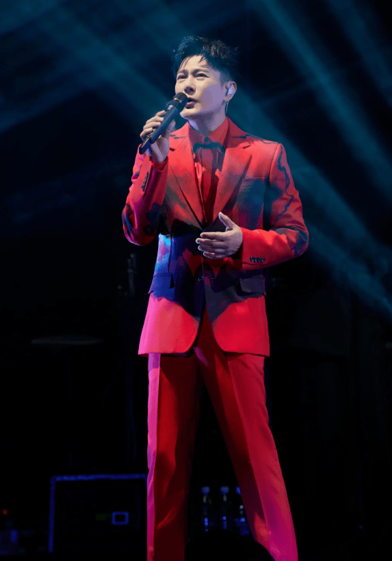 张信哲未来式终极版演唱会-上海站(时间 场馆 票价)河马票务