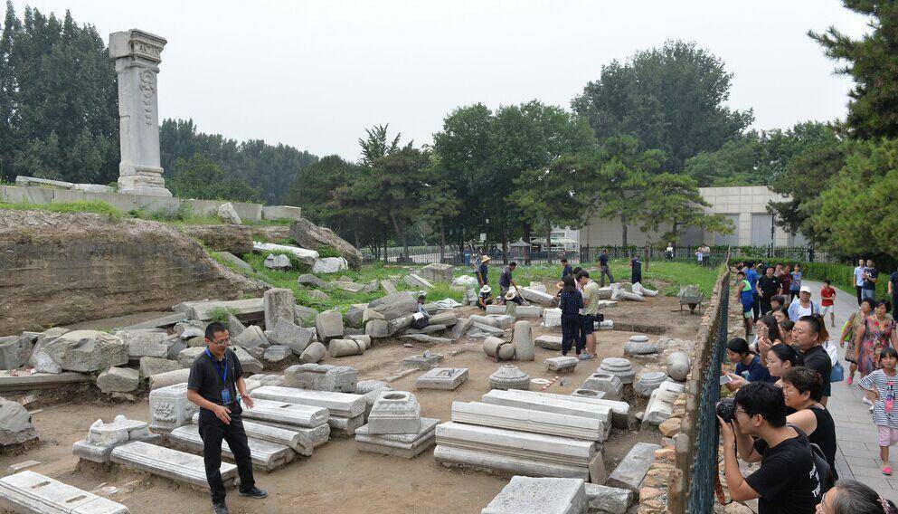 实拍圆明园考古发掘现场出土文物五万件图6是最为激动的发现