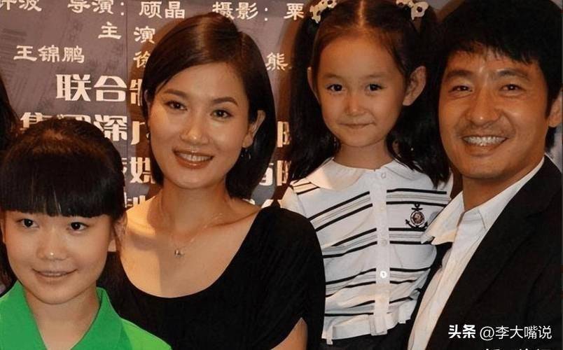 原来是侯勇的家庭有重男轻女的倾向,潘雨辰生了个女孩并不能让侯勇一