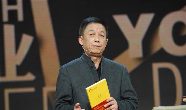 原创易中天学术明星现已跌落神坛离开武大只因天气不好