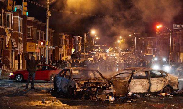 原创美国暴乱会持续多久不成气候的暴乱也动摇不了根本但是有用