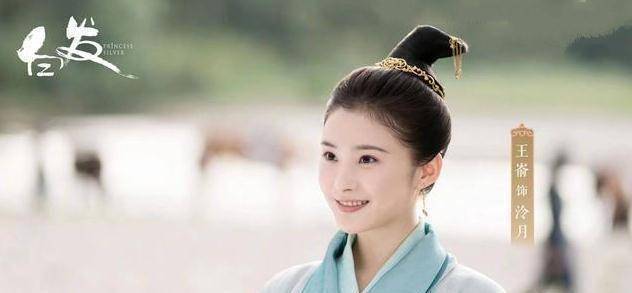 原创原创白发中八大美女最美的不是张雪迎而是年龄最大的她