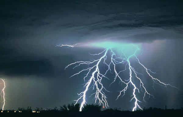 此人下令火烧圆明园下场如何一道雷电劈中房屋着火活活烧死