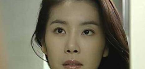 《浪漫满屋》中韩恩贞饰演的女儿江惠媛就是这样的人,她是知名的服装