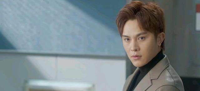 原创原创爱上特种兵卓然裴俞是一人只是变坏了准备对付老爷