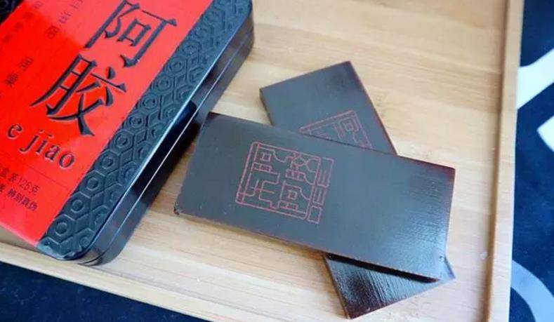原创东阿阿胶因驴皮疯狂涨价1斤3000块却还没鸡蛋的营养价值高