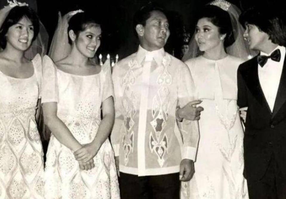 原创菲律宾前总统潜逃美国下飞机时财产被没收光黄金就有300多箱