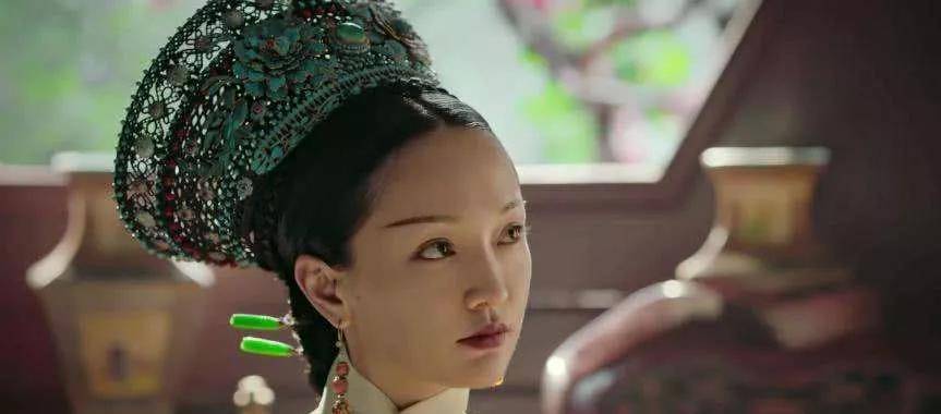 皇后的侍从,收回了乌拉那拉氏皇后,皇贵妃,娴贵妃,娴妃的四份册封诏书