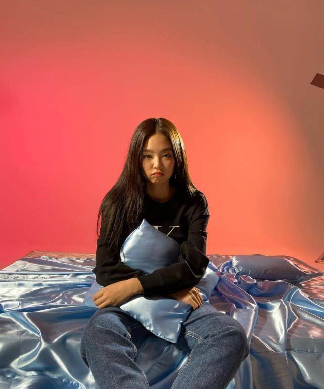 jennie头肩比图片