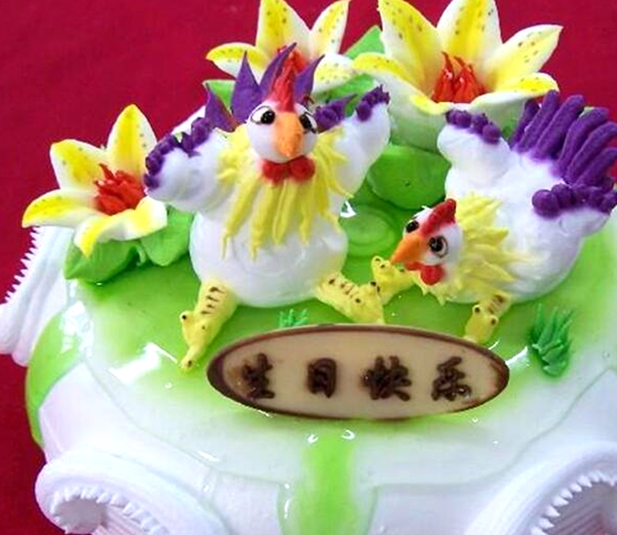而家长更倾向于选择孩子属相的蛋糕,比如这款生肖蛋糕,过生日的人大概