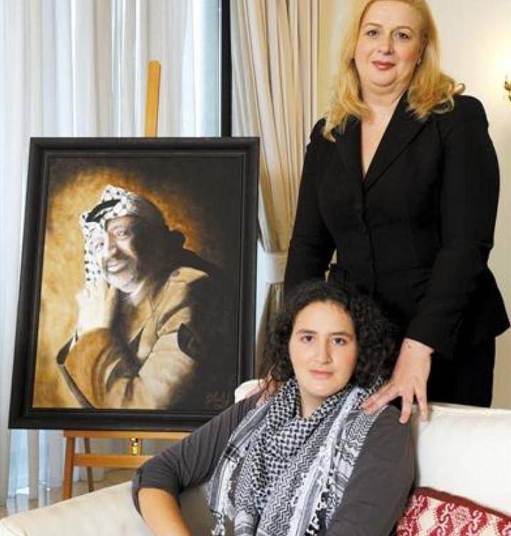 原创阿拉法特违背誓言娶28岁娇妻去世后娇妻得千万仍做贵妇人