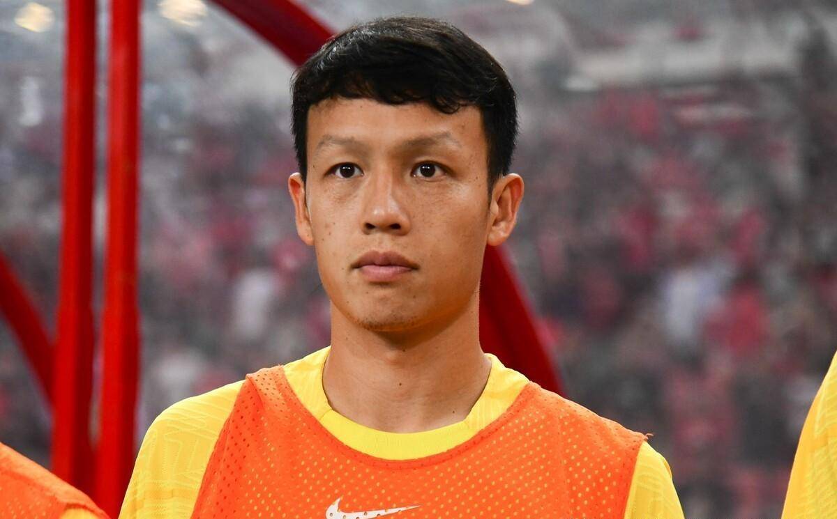 原创高准翼国家队不适合当右边后卫使用高天意比李源一适合首发