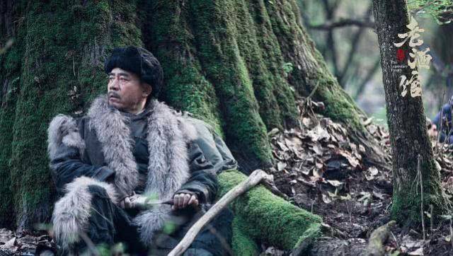刚过10集,大戏还没有开场,就高潮不断,一下子就把人牢牢地吸引住了.