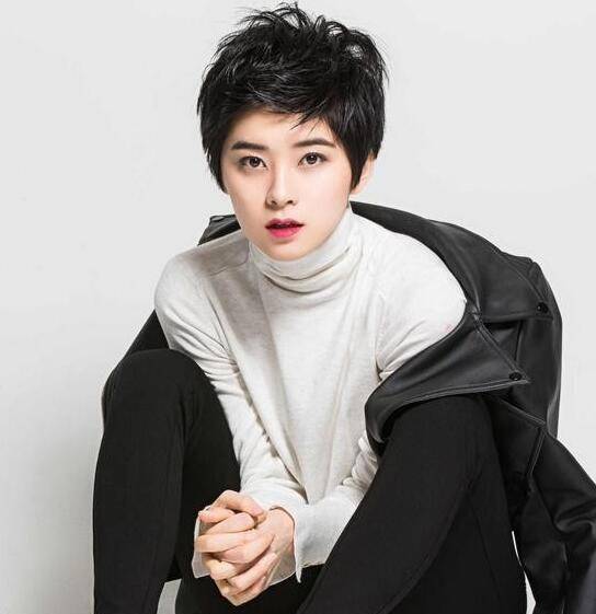 原创原创锦衣之下最飒的女人原来是个93年妹子现代装神似元宋后妈曾黎