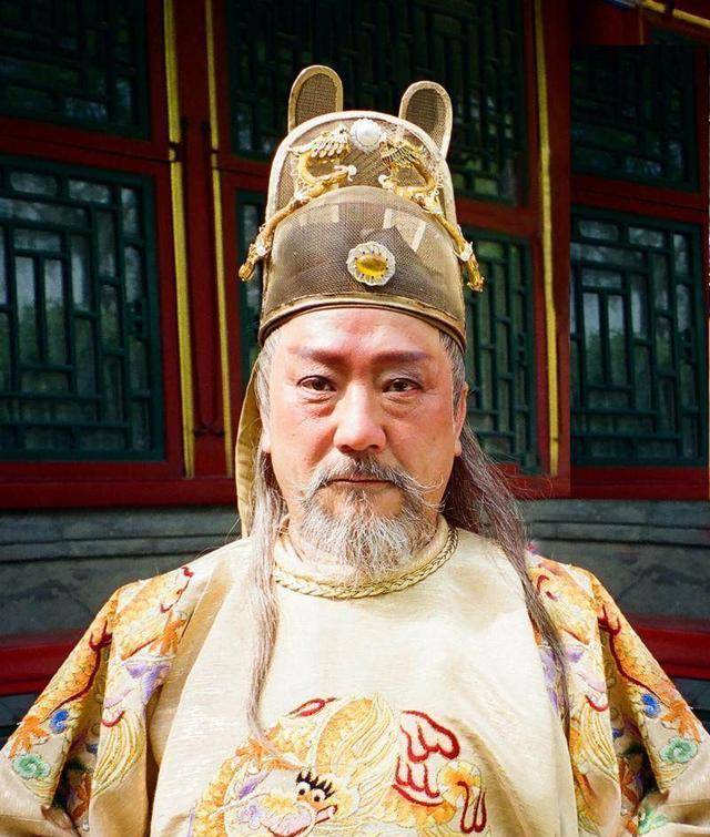 块墓地,他死后被封侯,子孙更是得到皇家世代庇护_朱元璋_刘继祖_地主