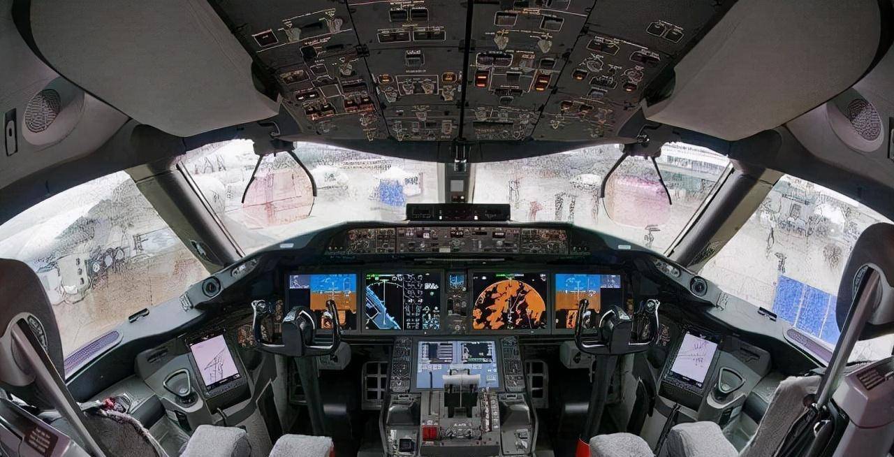 原创中国第一美女机长有多酷28岁晋升机长驾驶上百吨大客机满天飞