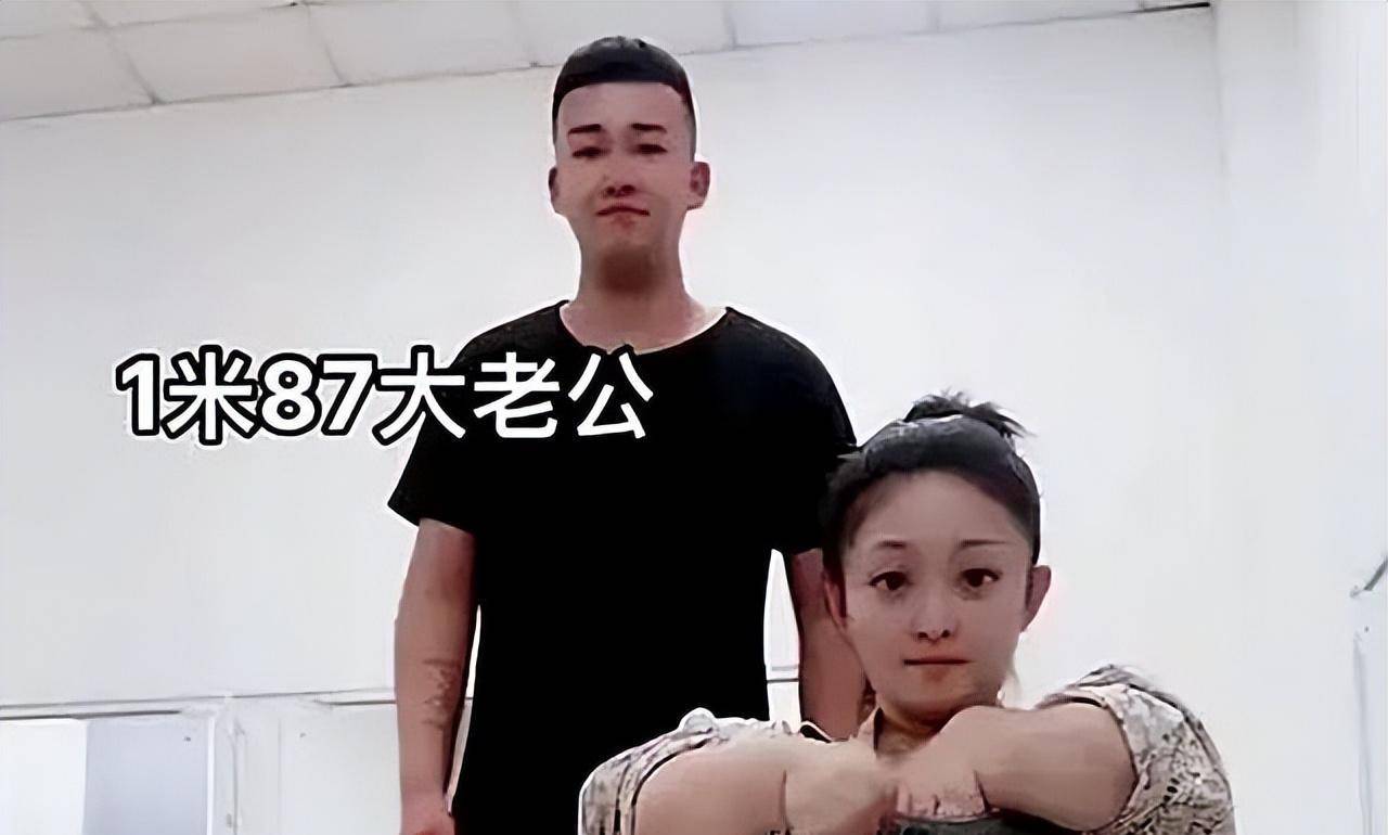 河北侏儒女孩,自小被生父抛弃,身高1米1与1米87男友相恋_娟子_母亲_养