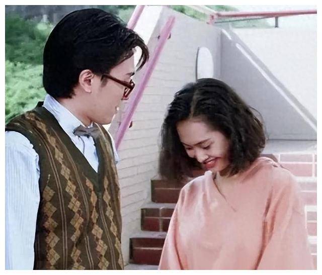 历来就是一个充满着波折与挑战的领域,说起朱茵和黄贯中的爱情故事