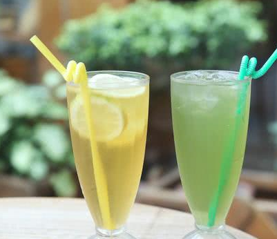 早上经常喝柠檬水会有什么好处这五点了解一下这两点要注意