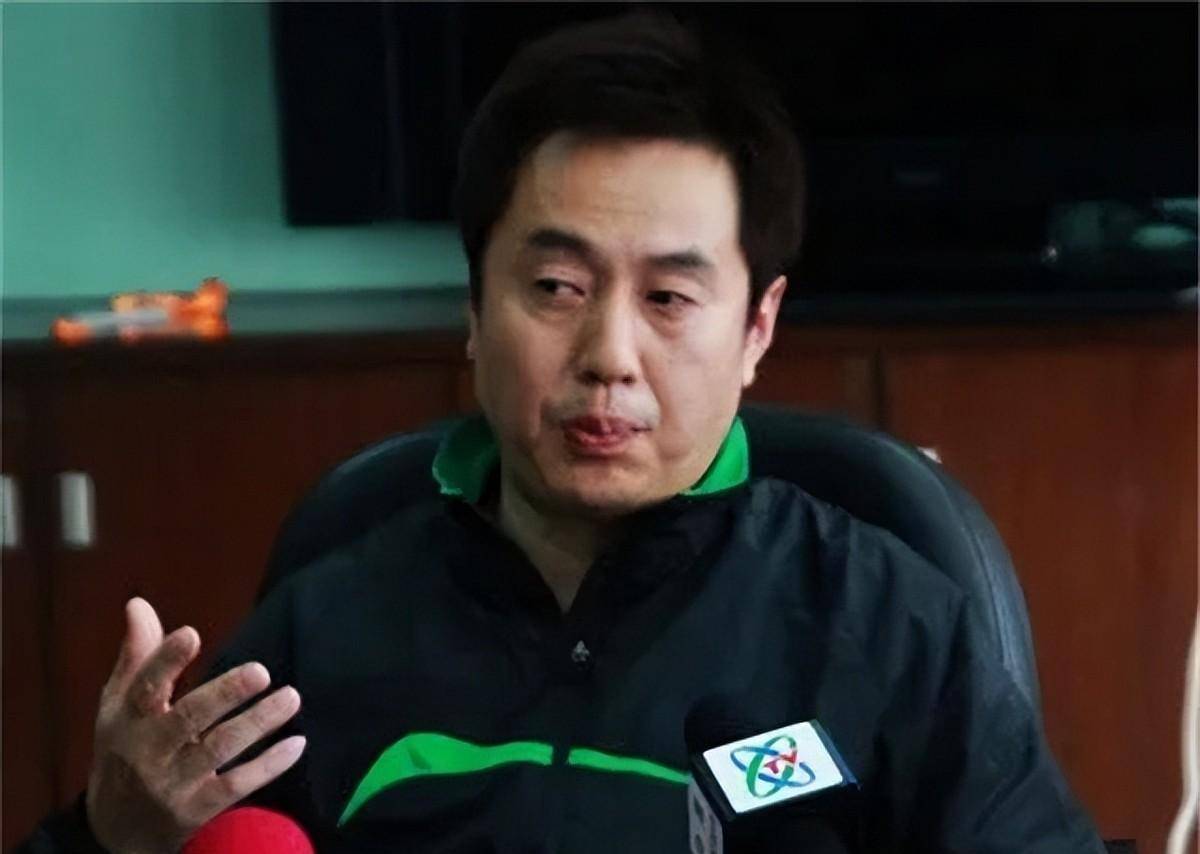 原创施之皓赴巴新执教二婚娶弟子李楠弃用郭跃引争议