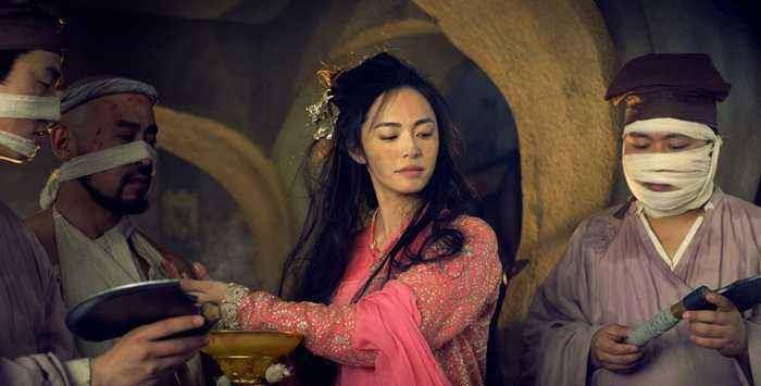 "男看鼻子女看嘴,一生富贵少是非",天生"厚嘴唇"却时尚万种_姚晨_余男