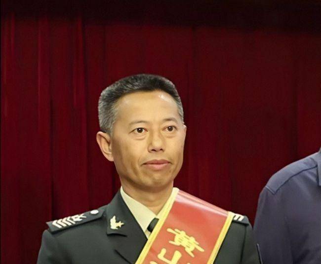 原创安徽兵王王忠心参军34年仅初中学历退伍后却享受正师级待遇