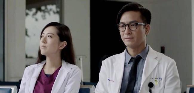 原创白色强人2复拍主演同框独缺唐诗咏57岁郭晋安颜值回春