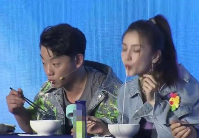 原创跑男团挑战嗦粉baby郭麒麟用筷子谁注意蔡徐坤的吃法与众不同